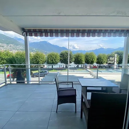 Apartment Lungolago Rosso