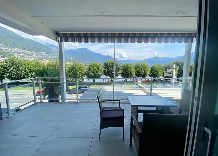 Apartment Lungolago Rosso