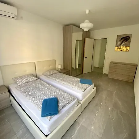 Lungolago Rosso Apartman *